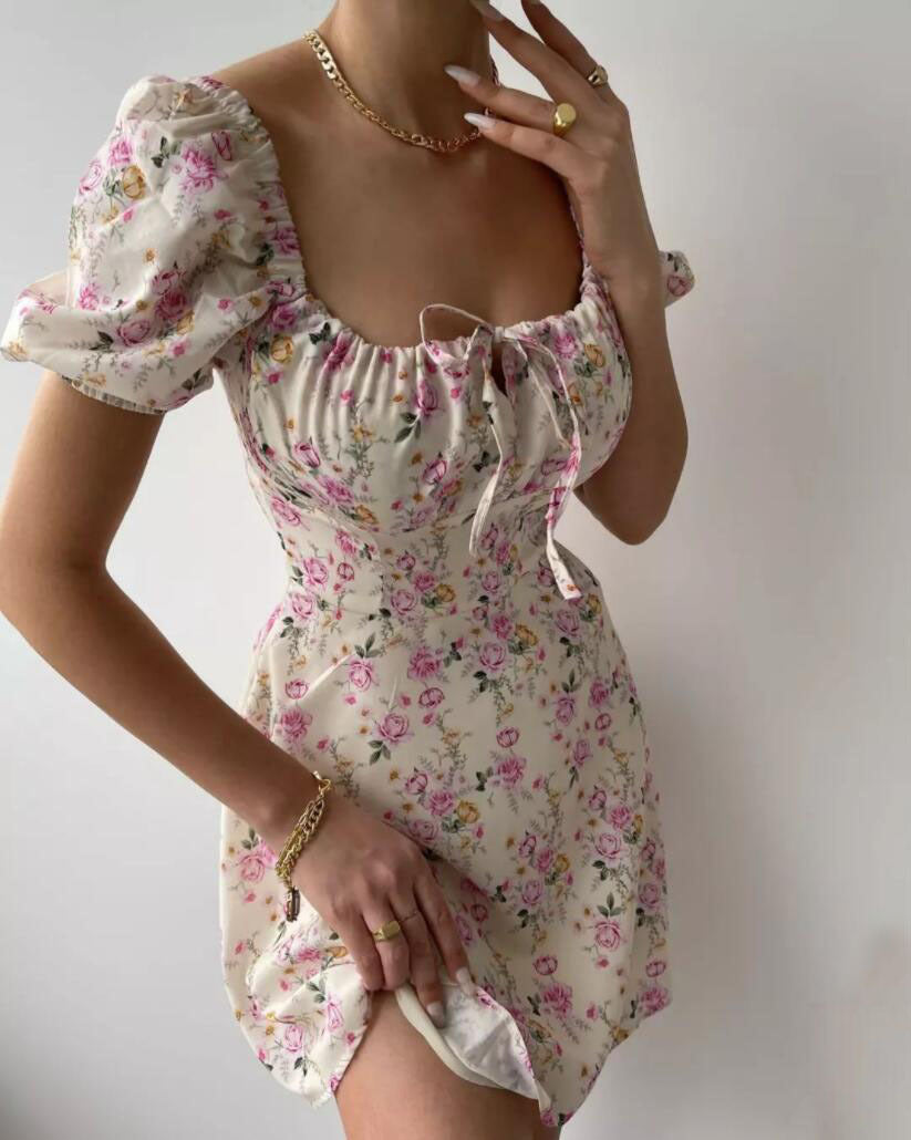 Damen Blütenmuster Mini-Kleid mit Puffärmeln WW