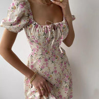 Damen Blütenmuster Mini-Kleid mit Puffärmeln WW