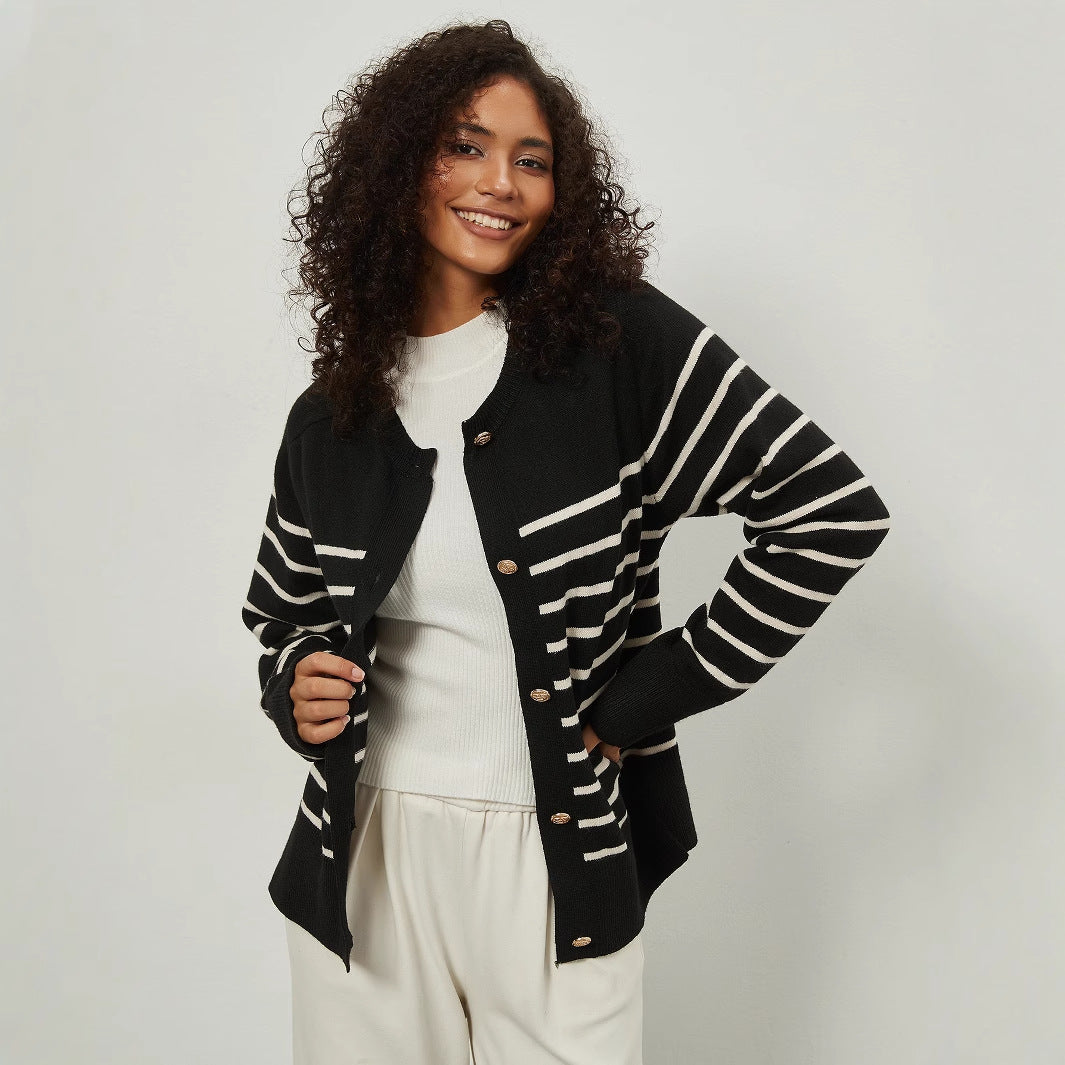 Damen Strickjacke mit gestreiftem Muster und eleganten Knopfdetails WW
