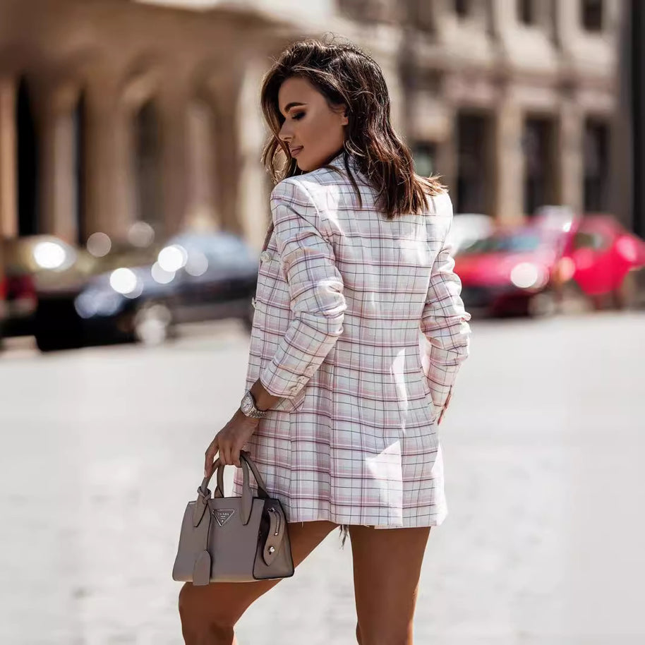Damen Karierter Blazer mit doppelter Knopfreihe und eleganten Details WW