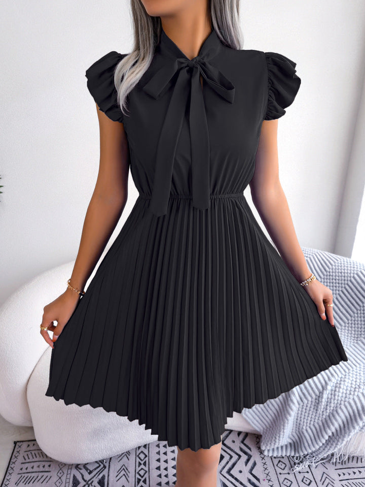 Damen Plissee Maxikleid mit Wickeloptik und taillierbarem Gürtel W&W Mode