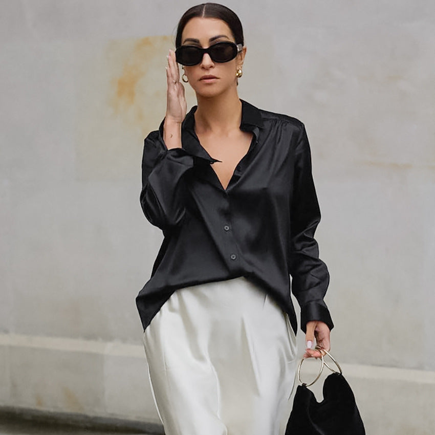 Damen Seidenbluse mit eleganten Knopfdetails und luxuriösem Glanz WW
