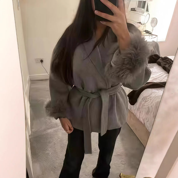 Damen kuschelige Wollejacke mit elegantem Gürtel und glamourösen Fütterungen WW