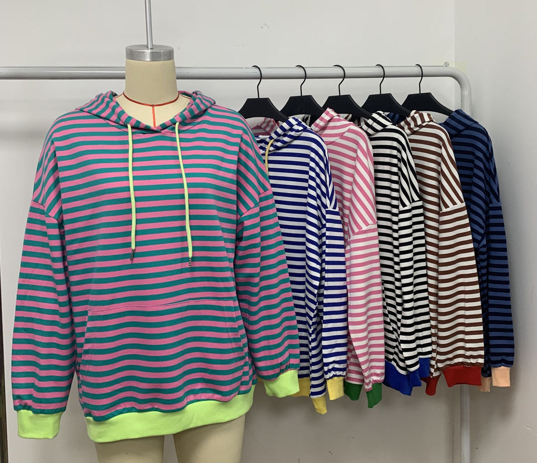 Damen gestreifter Kapuzenpullover mit stylischer Kängurutasche W&W Mode