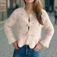 Damen Strickjacke mit floralen Applikationen und perlverzierter Detail WW