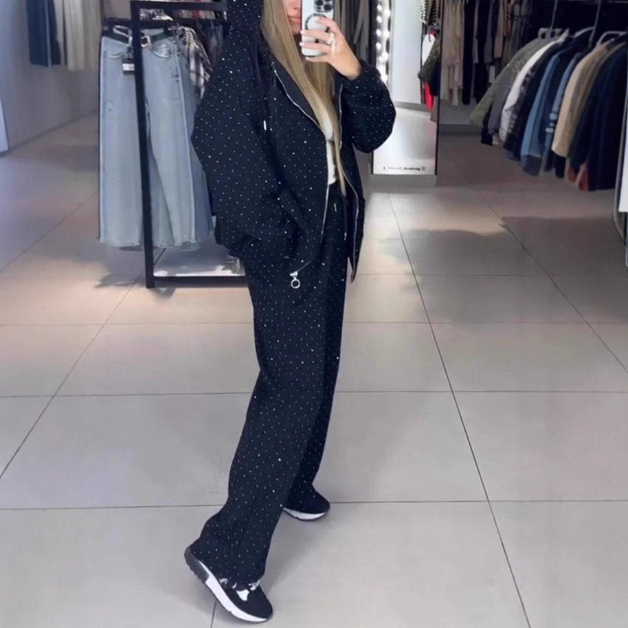Damen Sportliches Sweat-Outfit mit Kapuze und weiter Passform WW