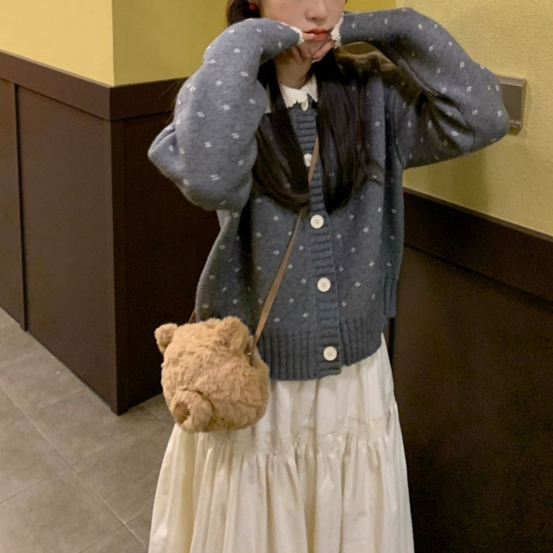 Damen Strickjacke mit Rüschenkragen und Knopfdetails WW
