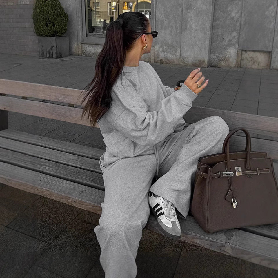 Damen Bequemer Sportanzug mit weitem Schnitt und modischen Details WW