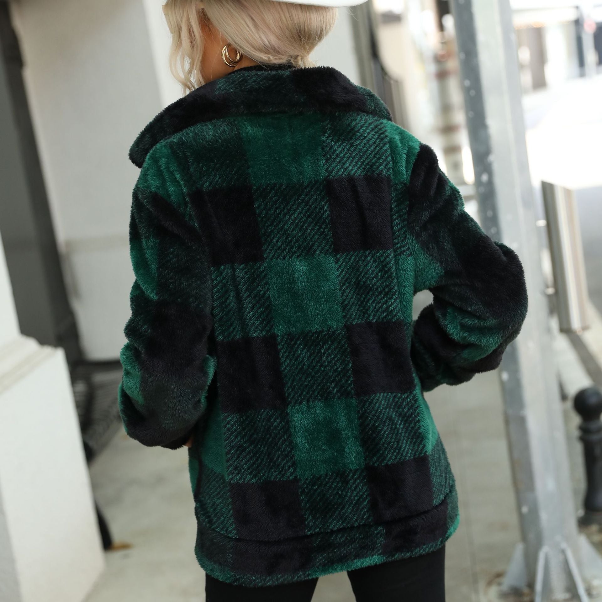 Damen Plüsch-Hoodiejacke mit trendigem Karomuster und praktischen Reißverschlusstaschen WW