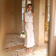 Damen Maxi-Kleid mit asymmetrischem Oberteil und fließendem Satin WW