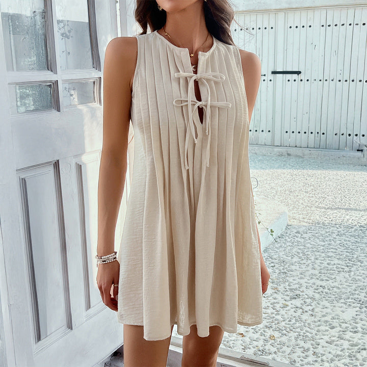 Damen kurzes ärmelloses Kleid mit Raffung und dekorativem Schlüssel-Ausschnitt W&W Mode