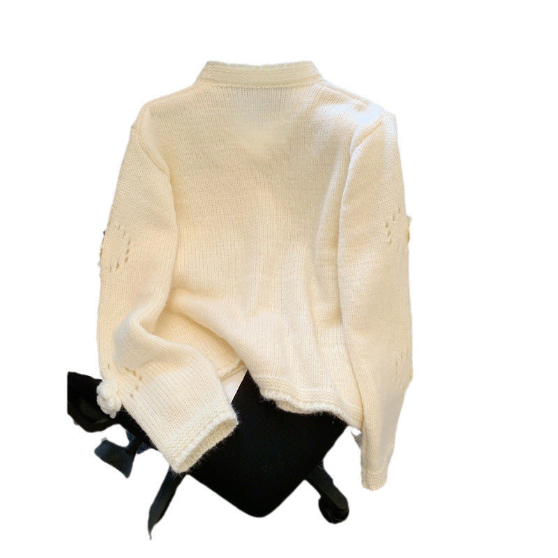 Damen Strickjacke mit eleganten Rosenapplikationen und Knopfverschluss WW