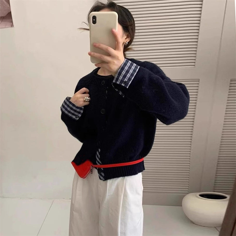 Damen Strickjacke mit eleganten Knopfdetails und hübschem Muster WW