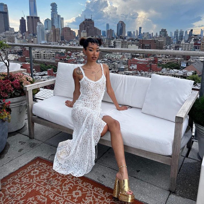 Damen Spitzen Maxikleid mit tiefem Schlitz und eleganten Trägerdetails WW