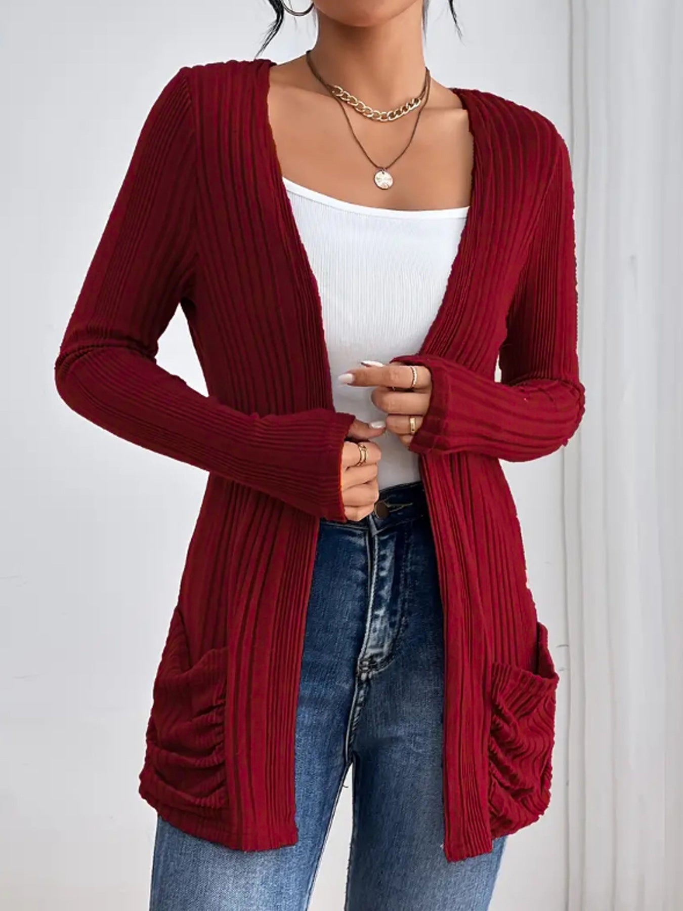 Damen Strickjacke mit raffinierten Rüschen und seitlichen Taschen WW