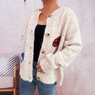 Damen Strickjacke mit buntem Pilzmotiv und Knopfdetails WW