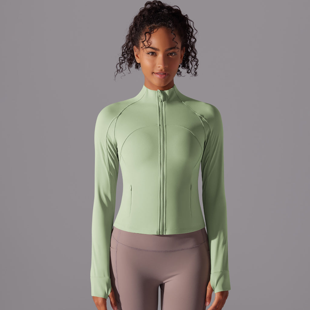 Damen Sportjacke mit innovativem femininen Schnitt und atmungsaktiven Materialien WW