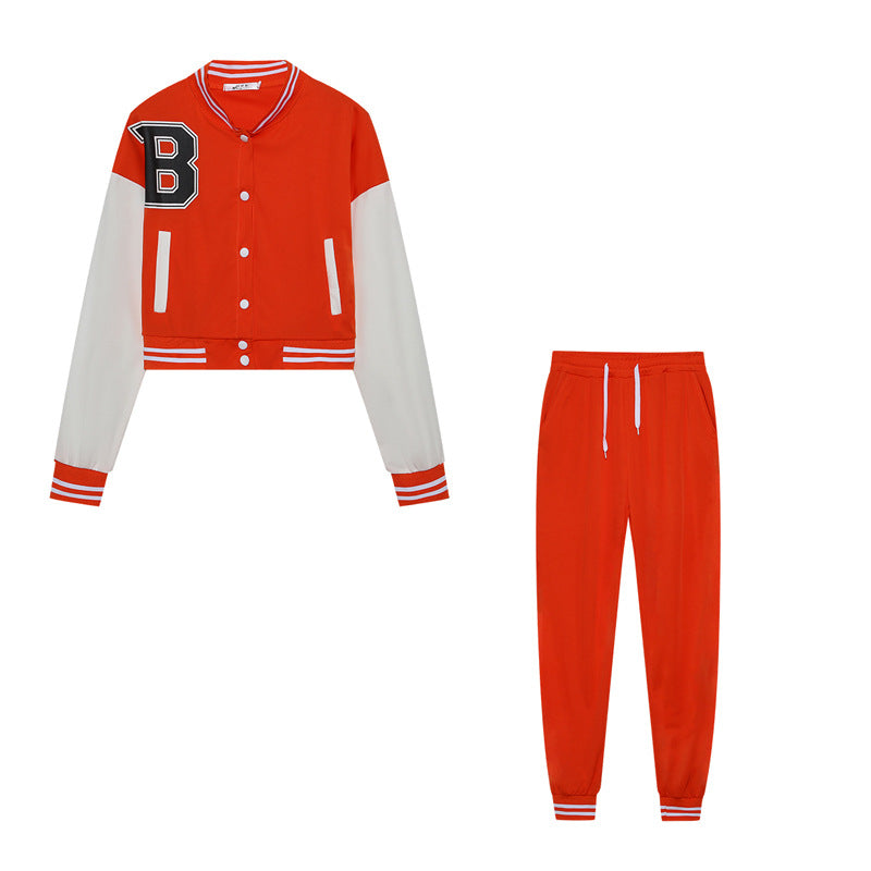 Damen Sportliches Set aus cropped Jacke und Jogginghose WW