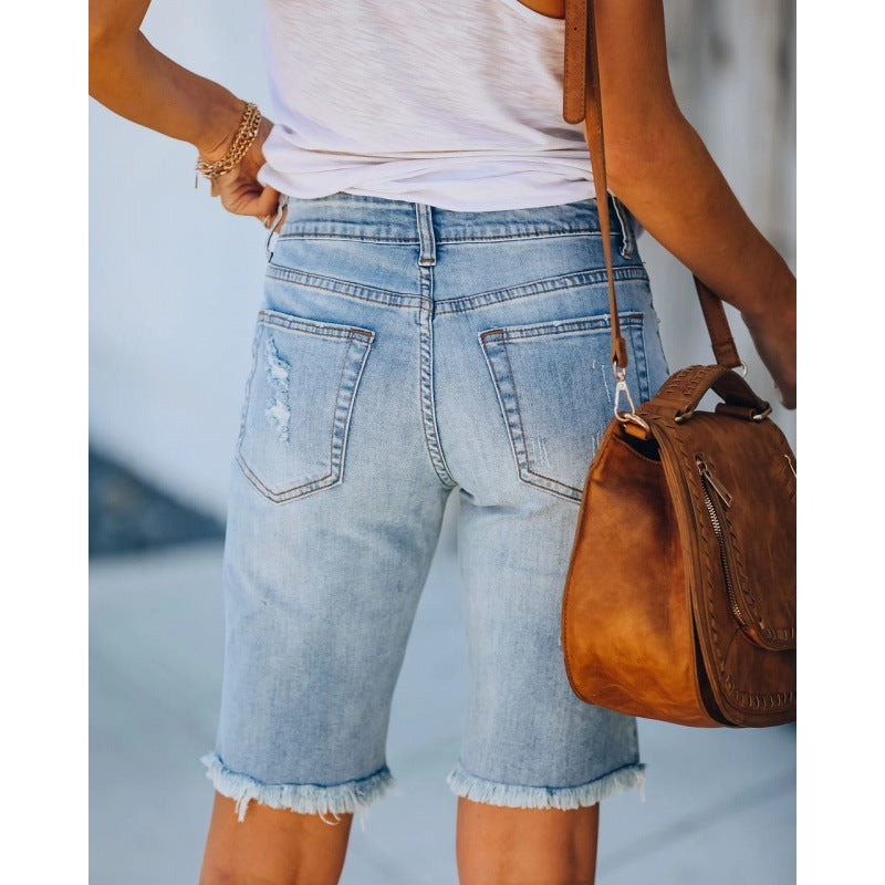 Damen Destroyed Denim Shorts im lässigen Schnitt mit fransigen Säumen W&W Mode