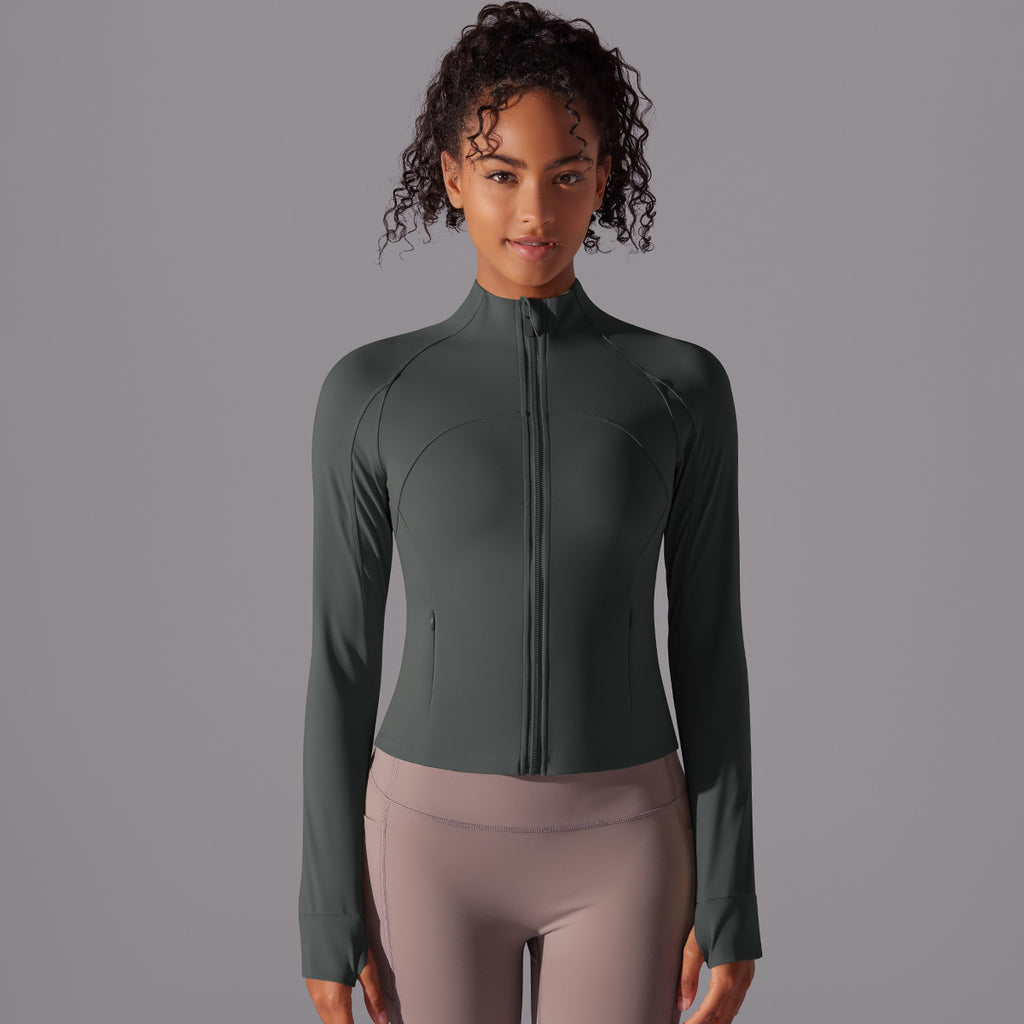 Damen Sportjacke mit innovativem femininen Schnitt und atmungsaktiven Materialien WW