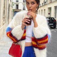 Damen Strickjacke mit bunten Streifen und weitem Schnitt WW