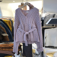 Damen Strickjacke mit Taillengürtel und Zopfmuster WW