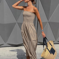 Damen Lange Boho-Strandkleid mit trägerlosem Design und raffiniertem Schnitt WW