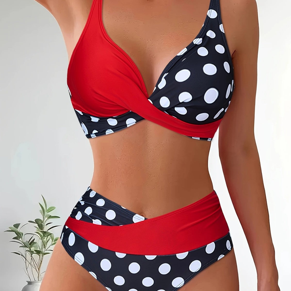 Damen Bikini-Set mit innovativem Wickeldesign und hochgeschnittenen Shorts WW