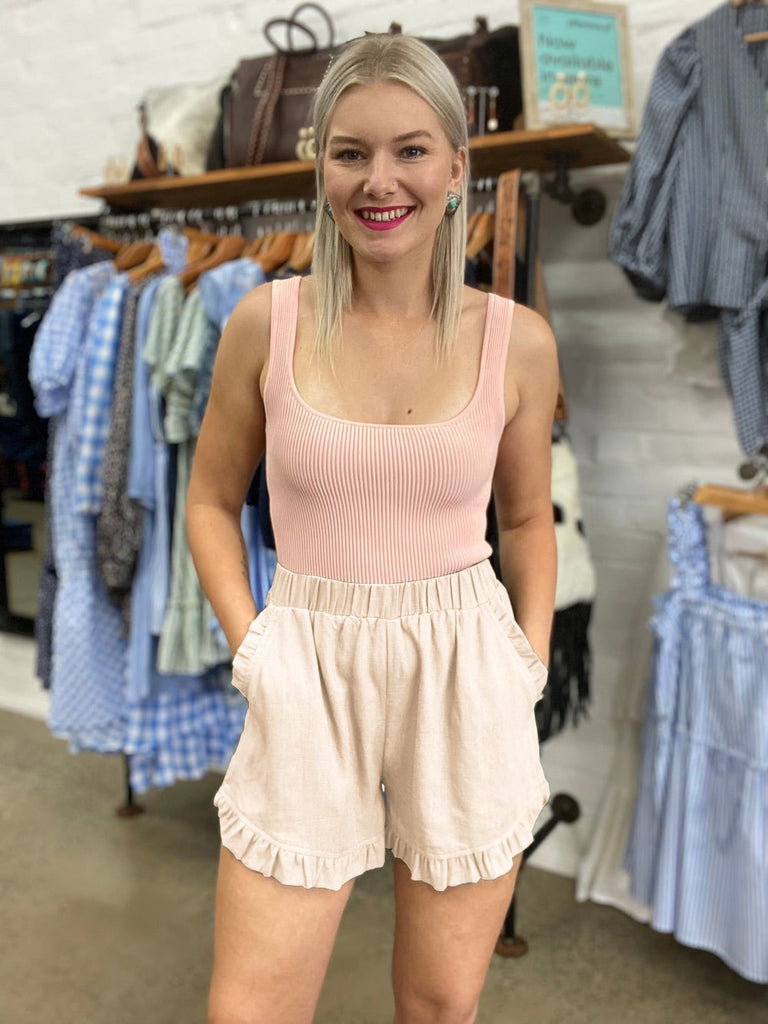 Damen Shorts mit Rüschendetail und elastischem Bund WW