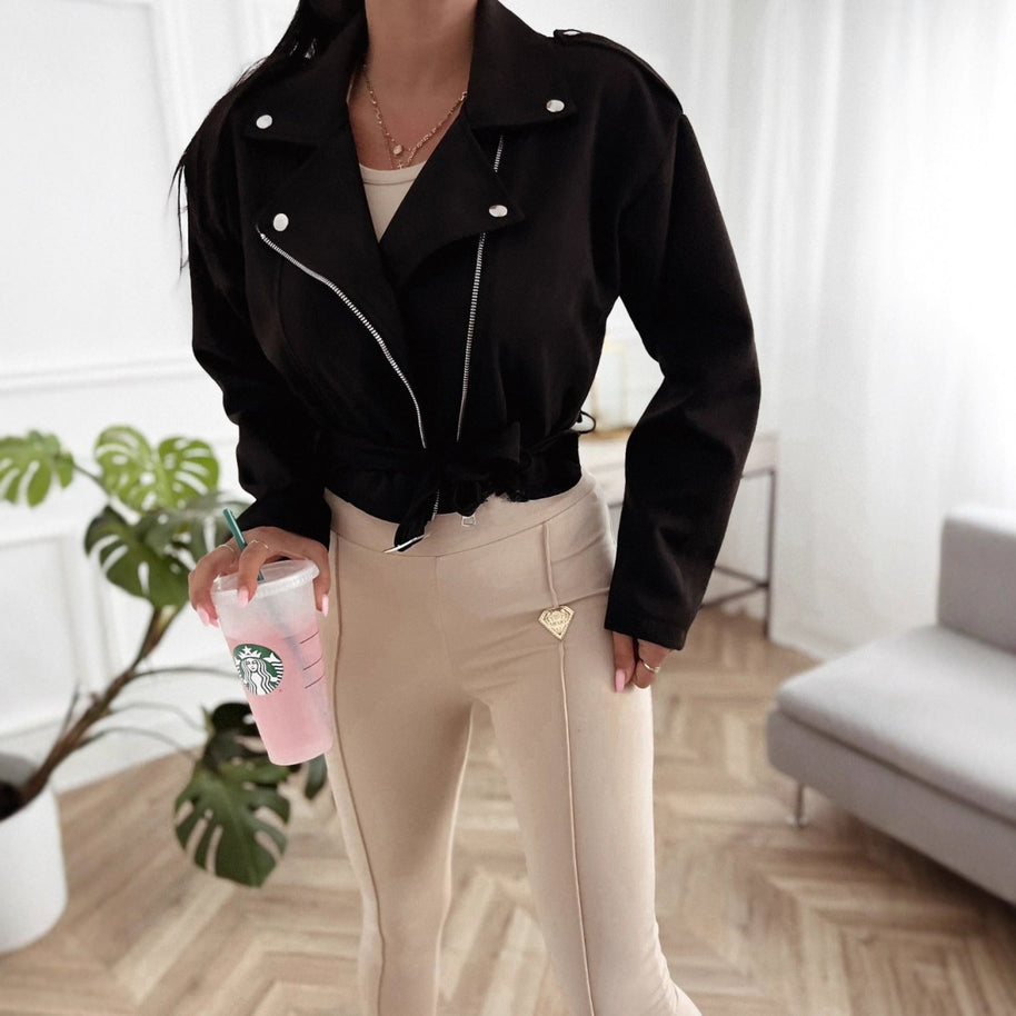Damen Bikerjacke aus hochwertigem Wildlederimitat mit tailliertem Schnitt und seitlichen Reißverschlüssen WW