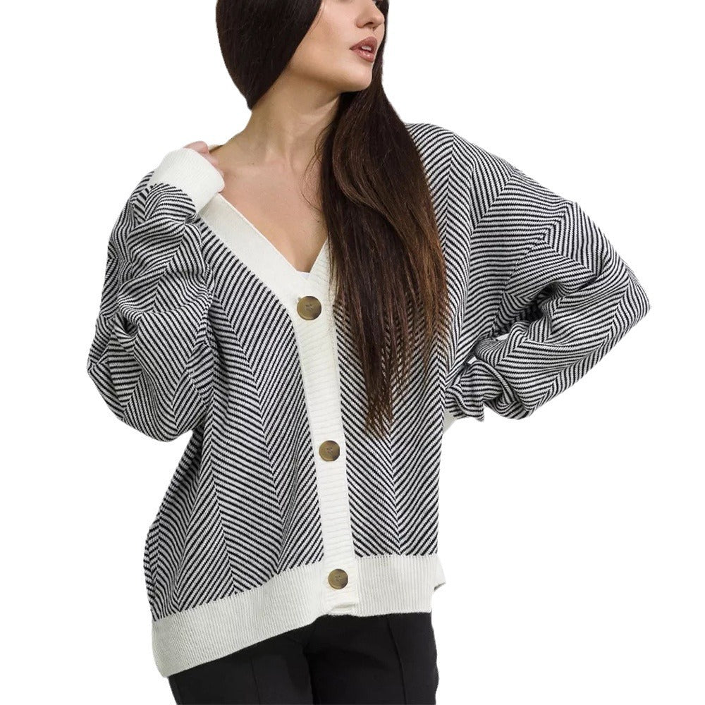 Damen Strickjacke mit Chevron-Muster und großen Knopfdetails WW