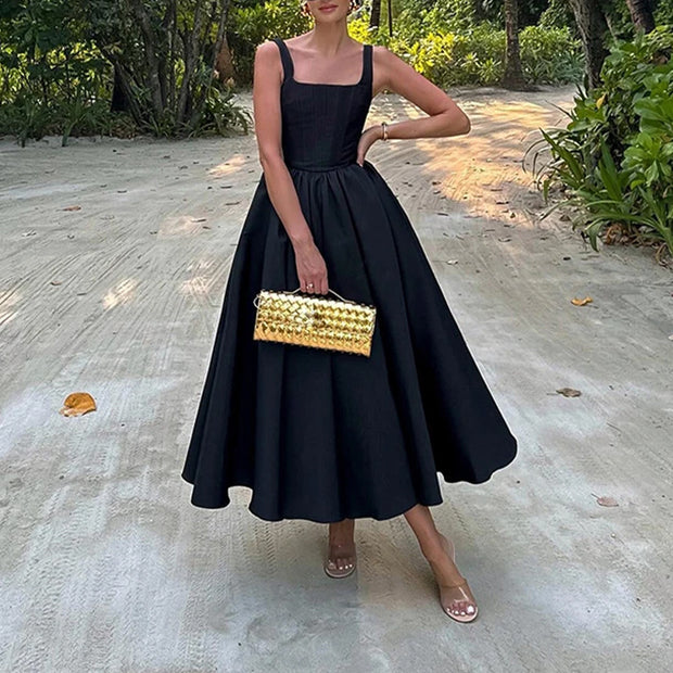 Damen Elegantes Ballkleid mit einem taillierten Oberteil und weichem, schwingendem Rock WW