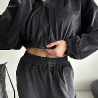 Damen sportliche Veloursjacke mit elastischen Bündchen und Reißverschluss WW