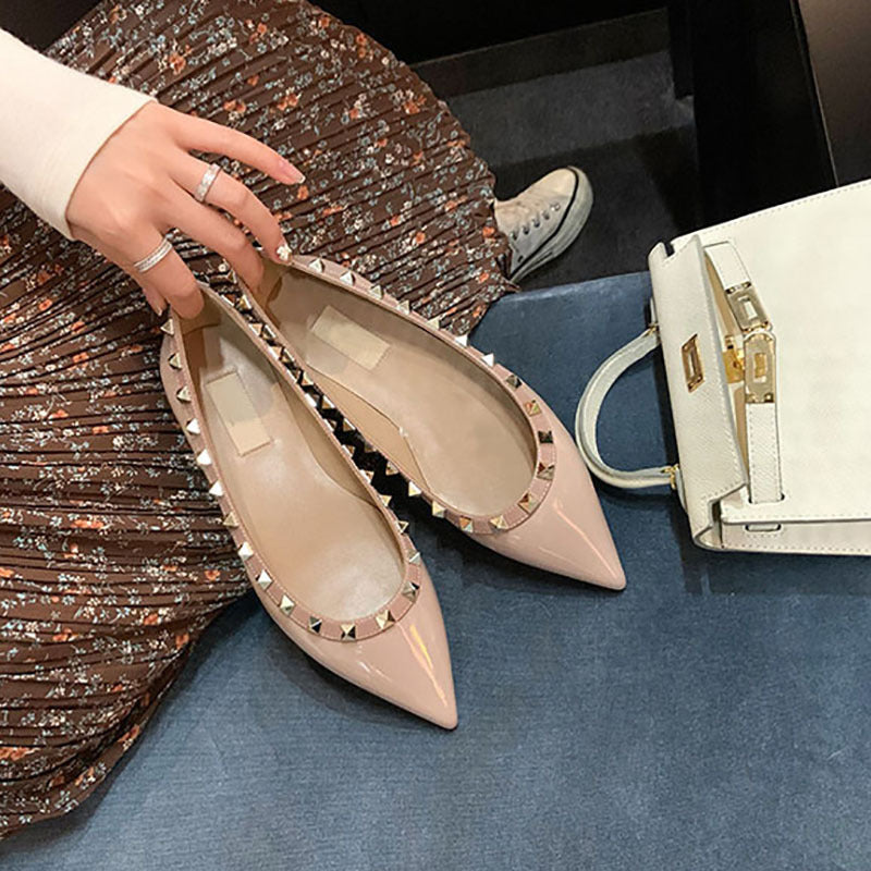 Damen Stilvolle Spitz-Zeh Flache Schuhe mit Dekorativen Nieten WW