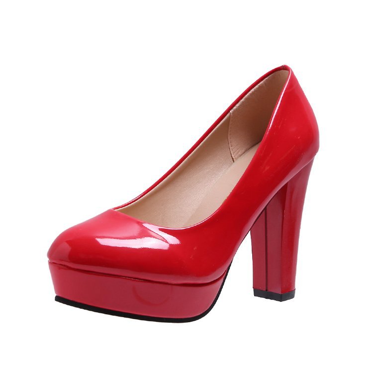 Damen Plateau-Pumps mit elegantem Hochglanz und bequemem Fußbett W&W Mode