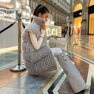 Damen Steppweste mit eleganten Pailletten-Details und hohem Kragen WW