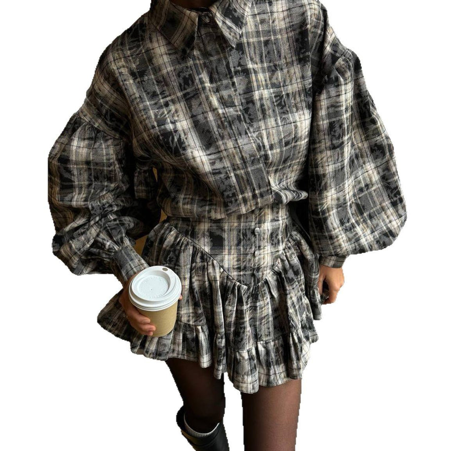 Damen Karottenkleid mit voluminösen Ärmeln und verspieltem Rüschensaum WW