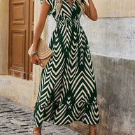 Damen Midikleid mit attraktivem V-Ausschnitt und elegantem Faltenrock WW