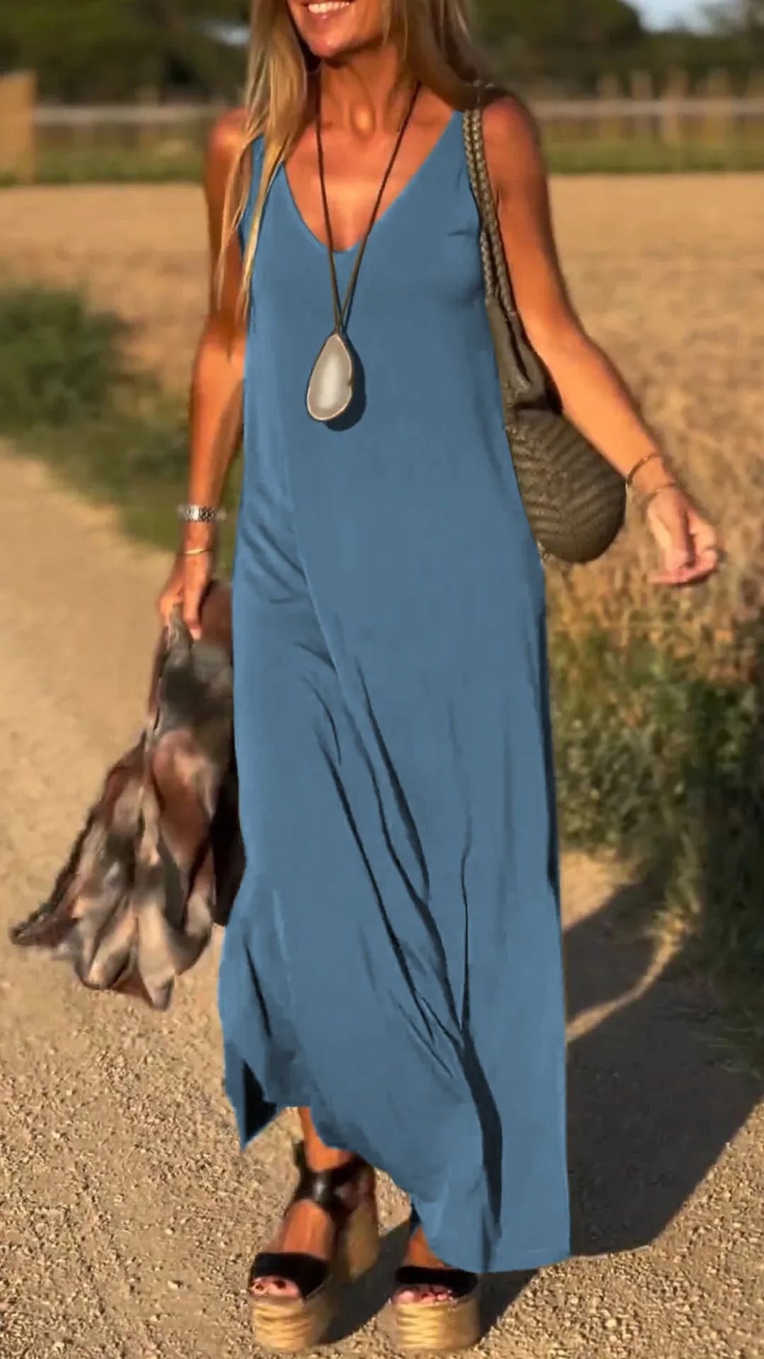 Damen Maxikleid mit eleganter V-Form und qualitativ hochwertigem Obermaterial W&W Mode