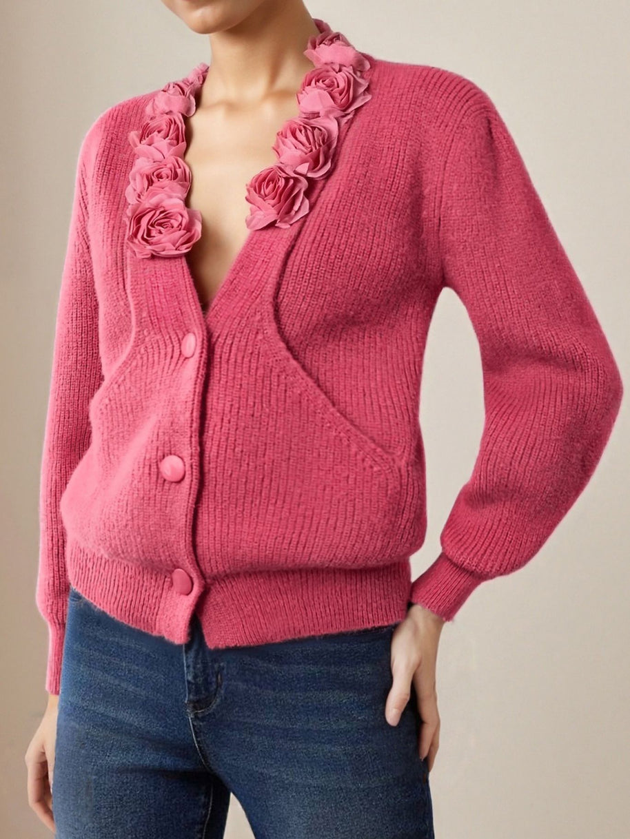 Damen Strickjacke mit floraler Applikation und tiefem V-Ausschnitt WW