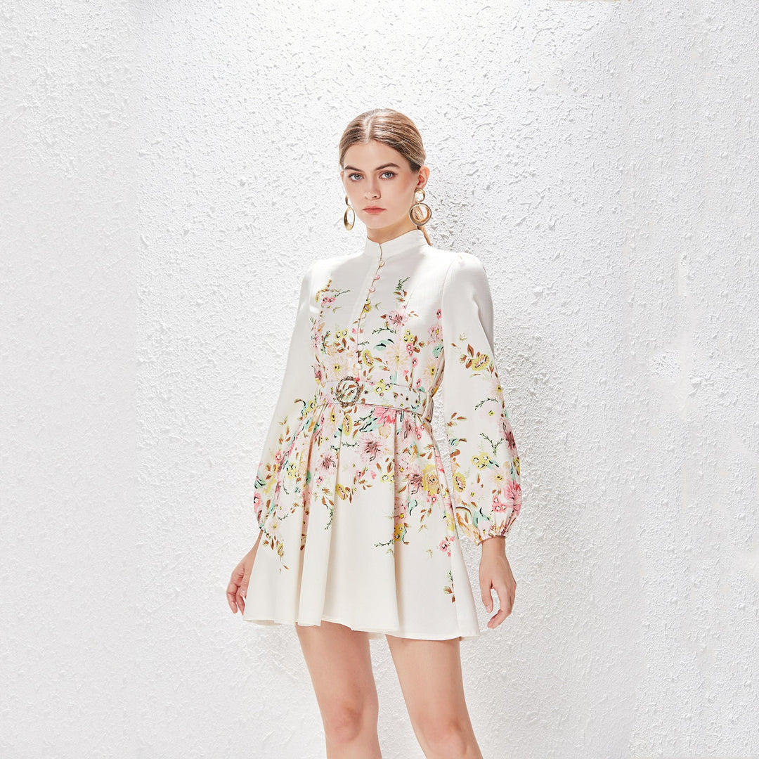 Damen Kleid aus Baumwoll-Leinen-Mix mit Blumenmuster, Puffärmeln und Gürtel