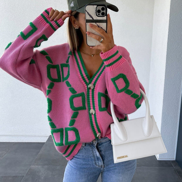 Damen Strickjacke mit grafischem Muster und eleganten Knöpfen WW