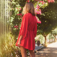 Damen Sommerliches Minikleid mit Puffärmeln und V-Ausschnitt WW