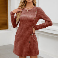 Damen Strickkleid mit hochwertigem Rippdesign und dekorativen Knöpfen WW