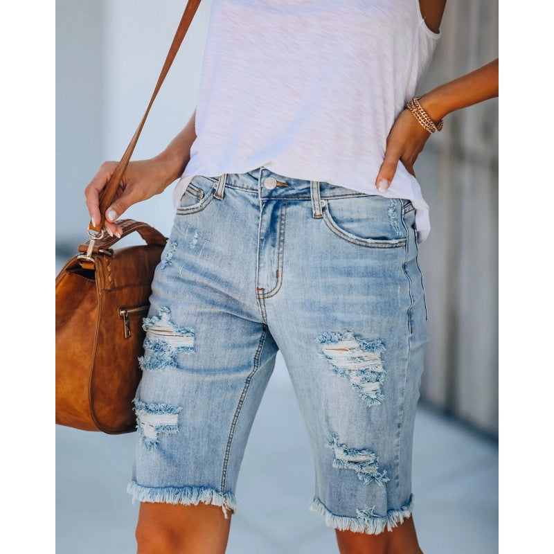 Damen Destroyed Denim Shorts im lässigen Schnitt mit fransigen Säumen W&W Mode