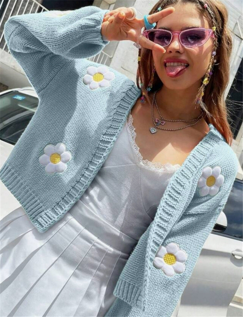 Damen Strickjacke mit floralen Applikationen und lässigem Schnitt WW