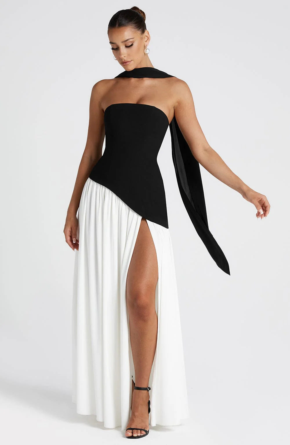 Damen Abendkleid mit asymmetrischem Schnitt WW