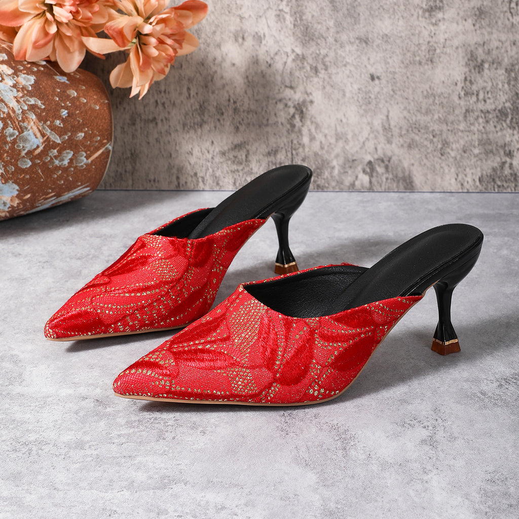 Damen Elegante Pantolette mit filigranem Spitzenmuster und stilvoller Absatzgestaltung WW