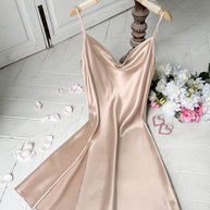 Damen Satin Kleid mit tiefem Ausschnitt WW