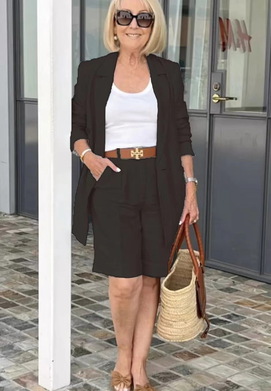 Damen elegantes Blazer-Shorts-Ensemble mit modischer Knopfdetail und hochwertigem Material WW